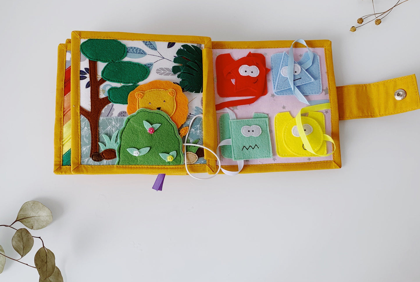 Quiet book, Filz Aktivitäten Buch, ruhiges Buch, Stillbuch, Montessori. Für Kinder zwischen 1-3 Jahren geeignet. Fuchs und Waschbär.