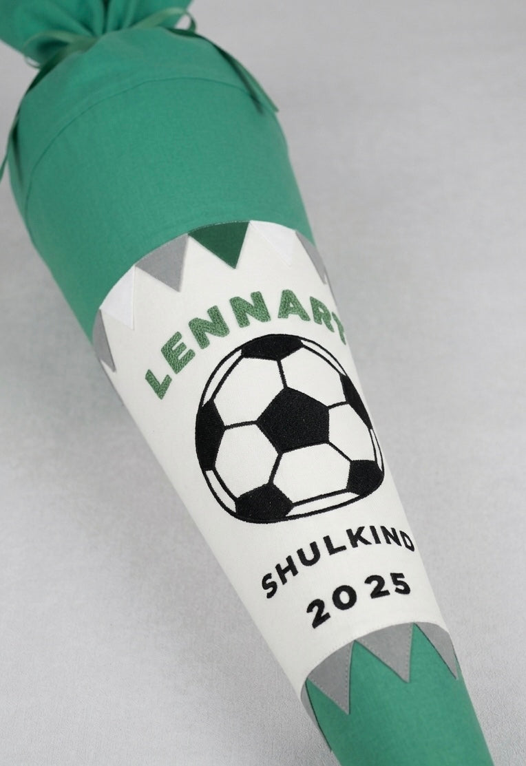Schultüte personalisiert – Fußball | Handgefertigt aus Stoff & Filz | Einschulung 2026