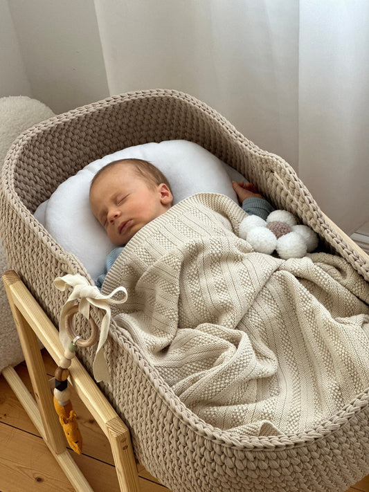 Moseskorb fürs Baby, gehäkelte Wiege